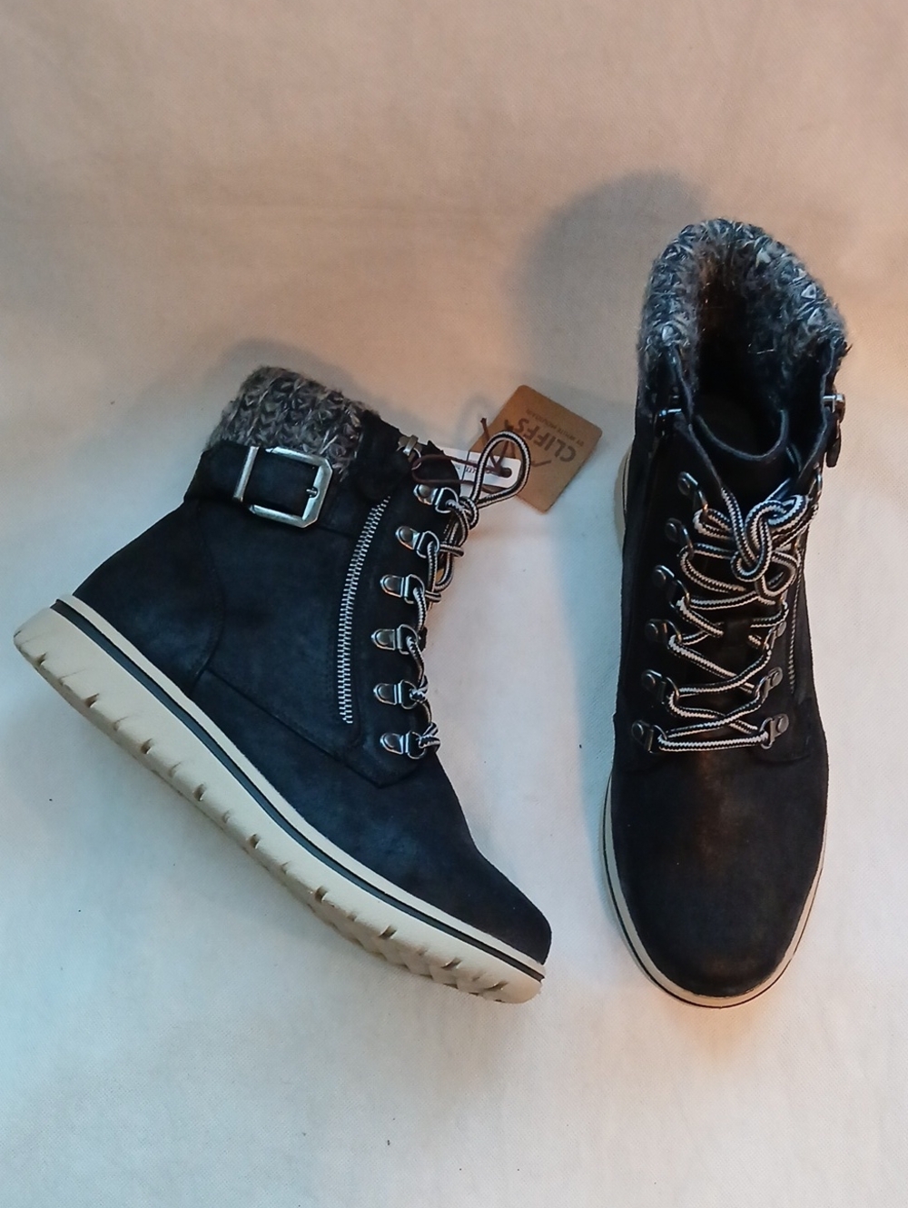 Cliffs Womens 9.5W Black Hearty Lace Up Boots Knit Collar Ankle Bootie